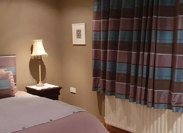 ペンション Lynster House