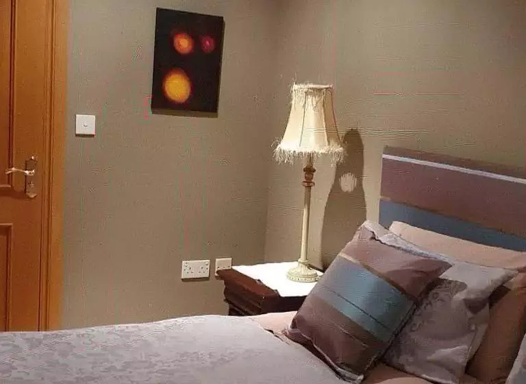 ペンション Lynster House