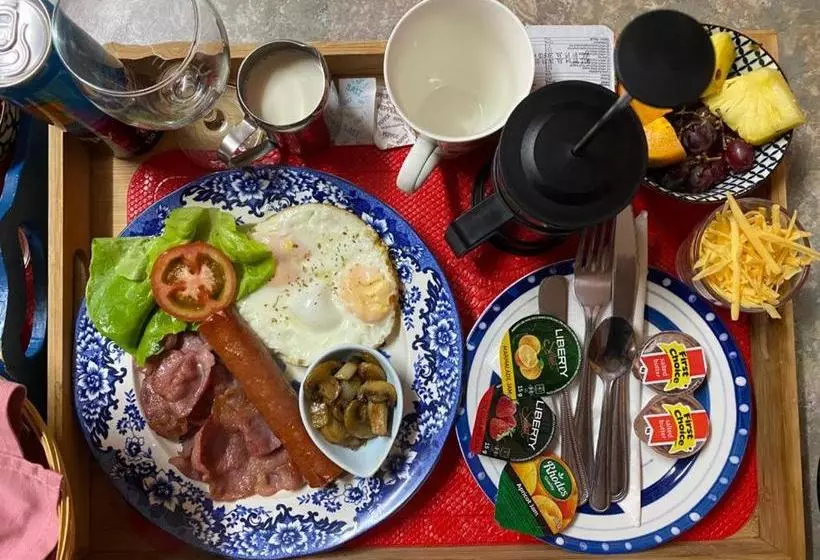 Majatalo Mon Ae Guesthouse