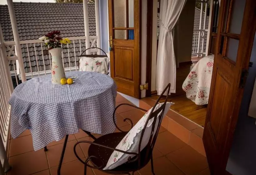 Majatalo Mon Ae Guesthouse