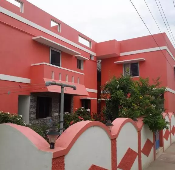 Majatalo Squirrel Nest Guest House