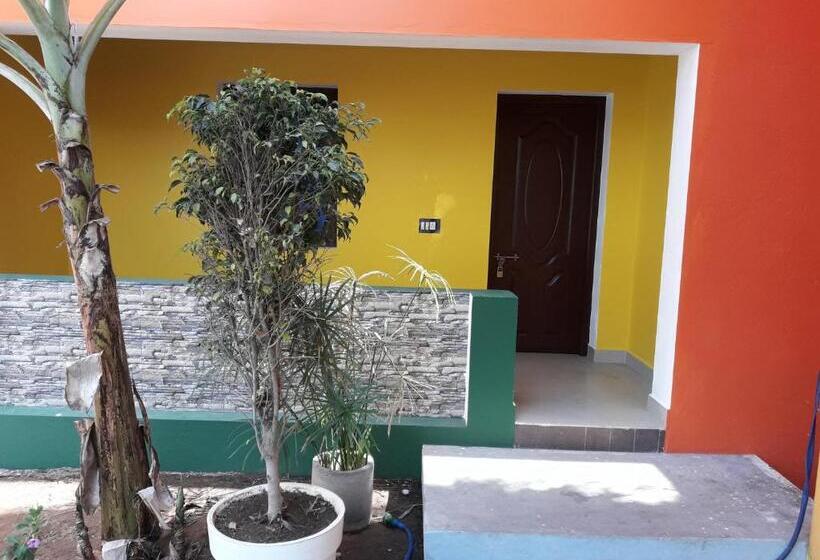 פנסיון Squirrel Nest Guest House