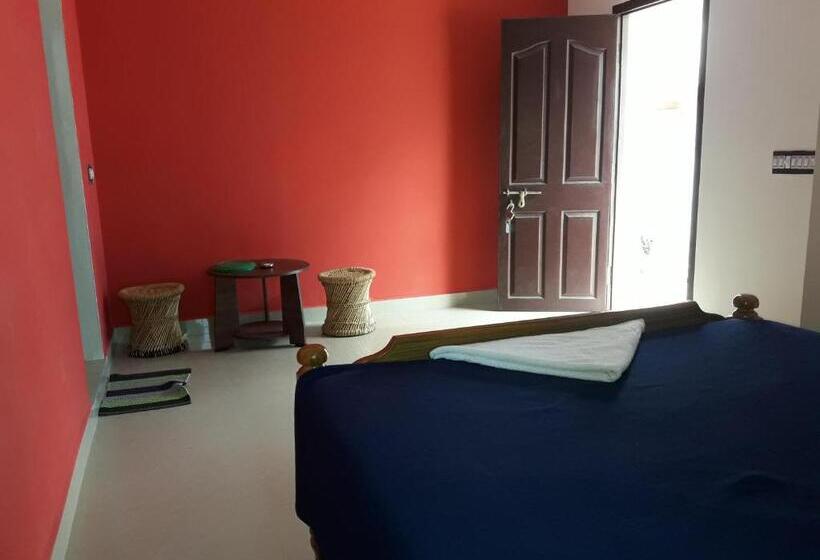 פנסיון Squirrel Nest Guest House