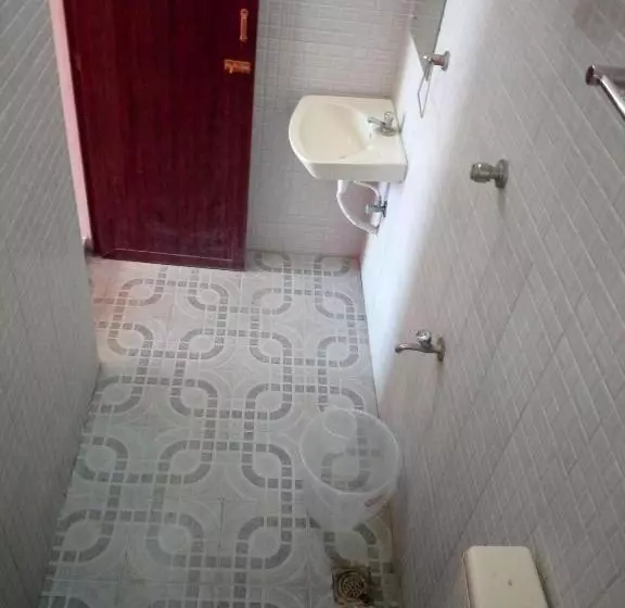 Majatalo Squirrel Nest Guest House