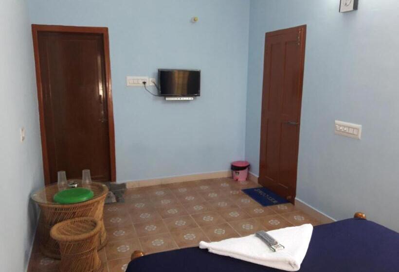 פנסיון Squirrel Nest Guest House