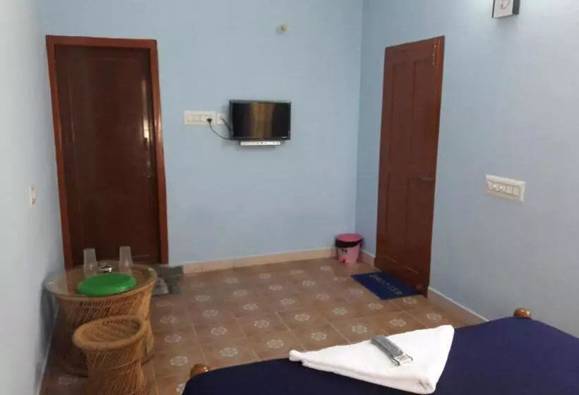 Majatalo Squirrel Nest Guest House