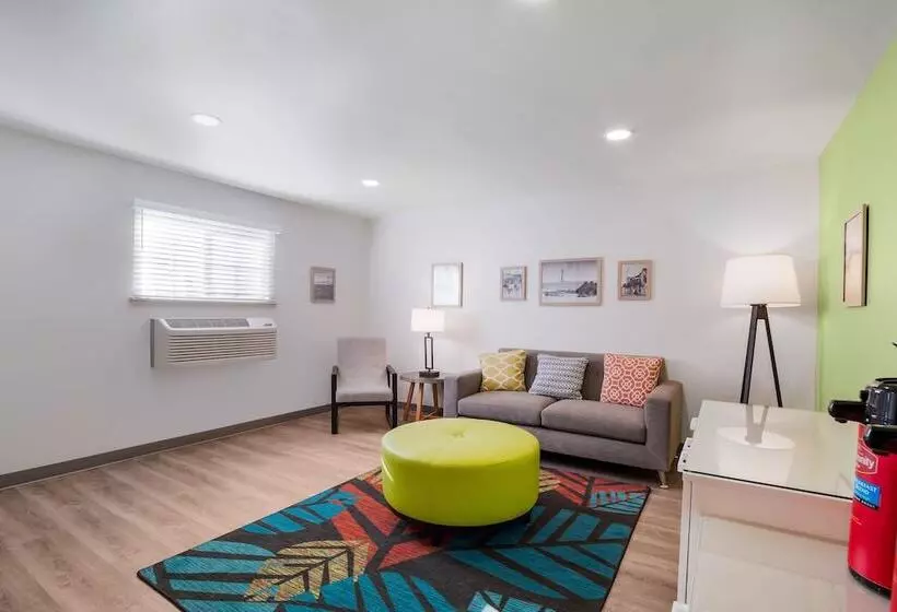 ホテル Woodspring Suites Nashville Airport
