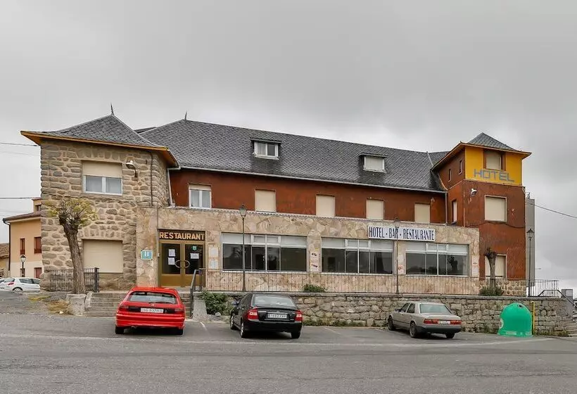 پانسیون Hospedería Restaurante Pilar Villacastín