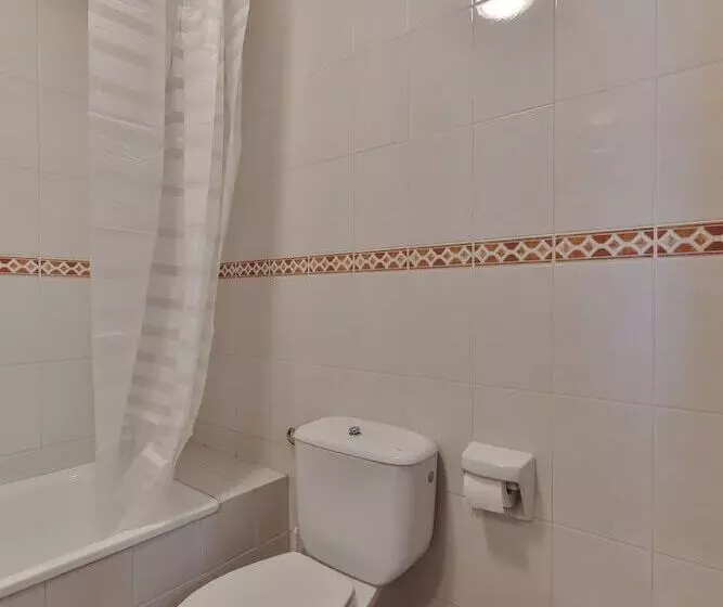 پانسیون Hospedería Restaurante Pilar Villacastín