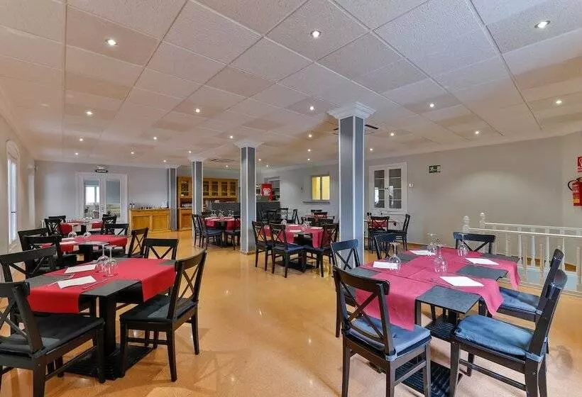پانسیون Hospedería Restaurante Pilar Villacastín