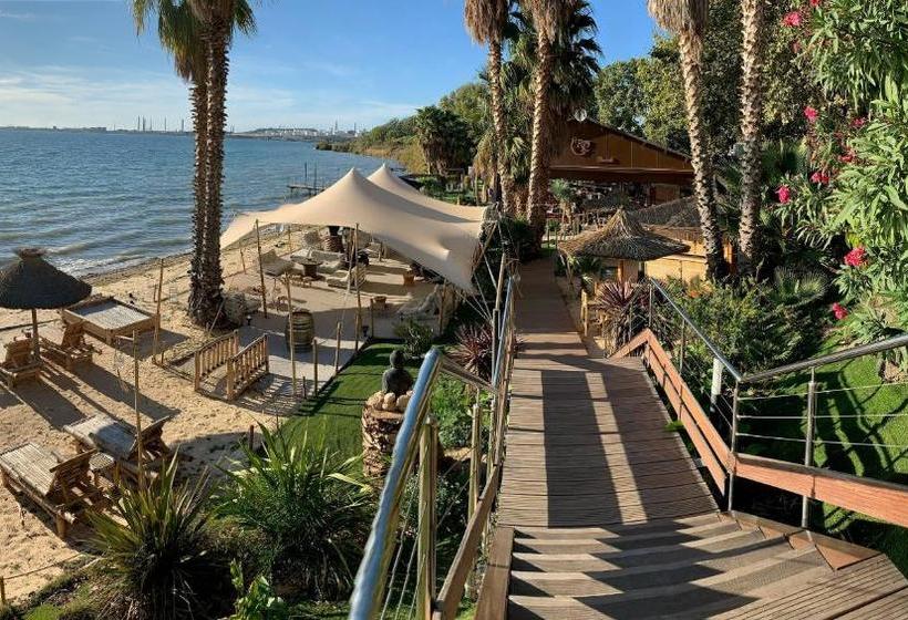 Отель Hôtel Restaurant Le Royal Provence