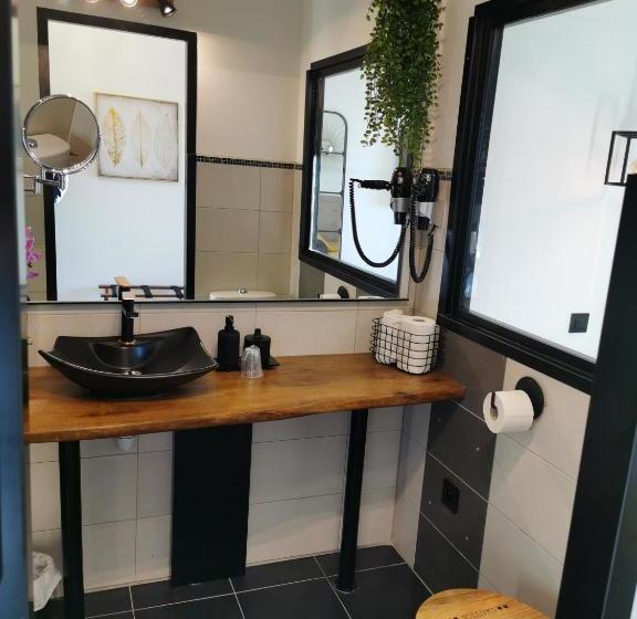 Отель Hôtel Restaurant Le Royal Provence