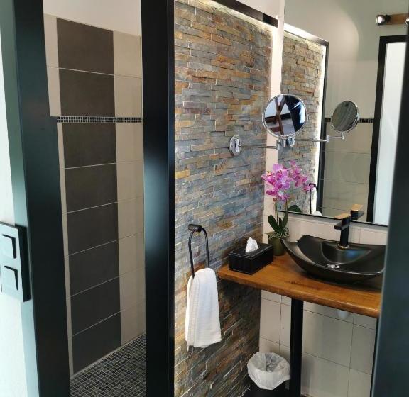 Отель Hôtel Restaurant Le Royal Provence