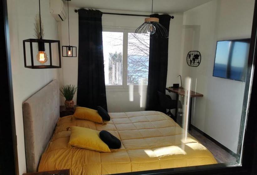 Отель Hôtel Restaurant Le Royal Provence