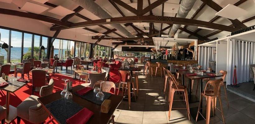 Отель Hôtel Restaurant Le Royal Provence