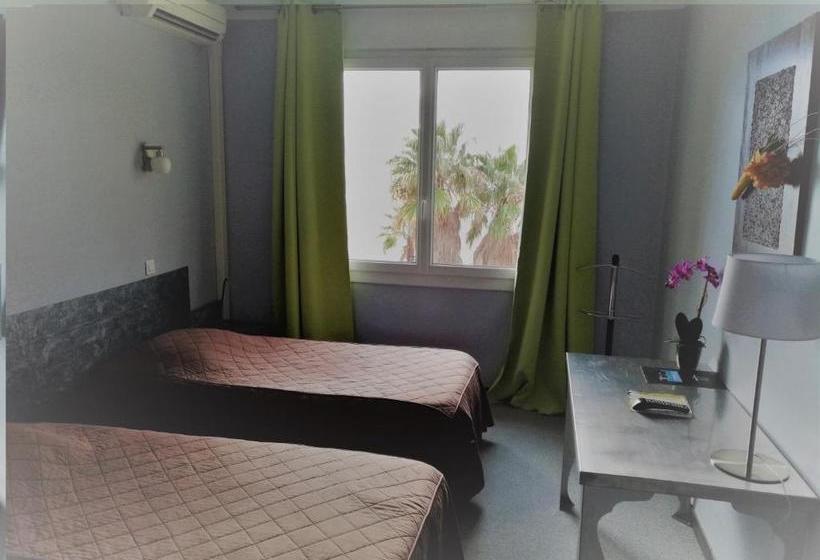 Отель Hôtel Restaurant Le Royal Provence