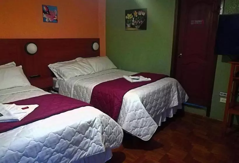 ペンション La Estación Hostal