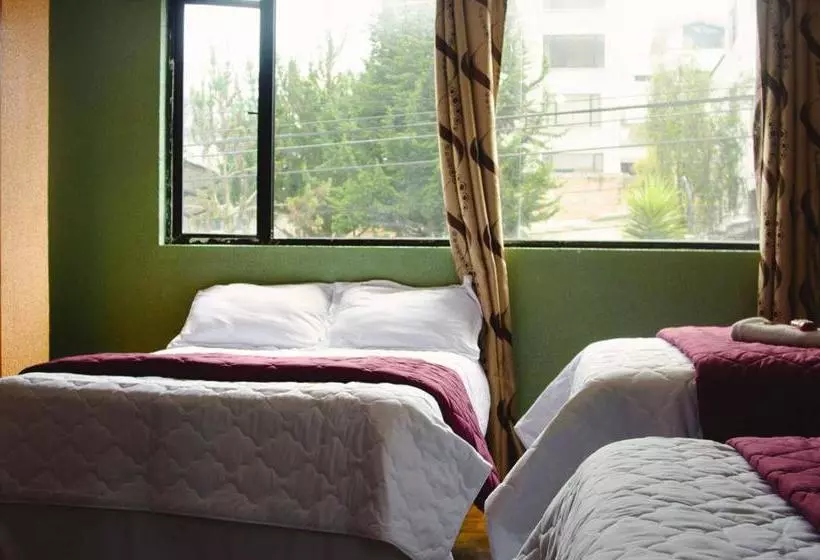ペンション La Estación Hostal