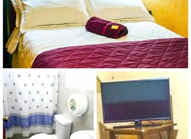 ペンション La Estación Hostal