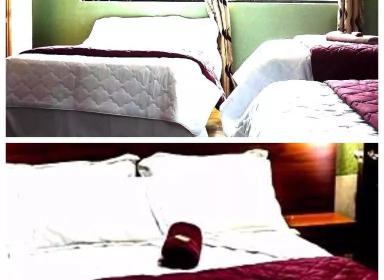 ペンション La Estación Hostal