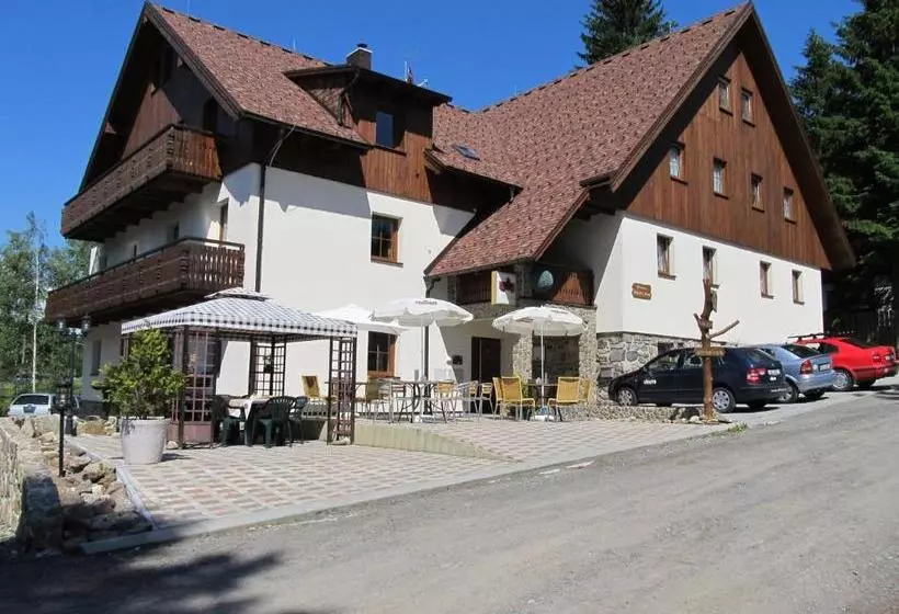Majatalo Penzion Alpský Dům