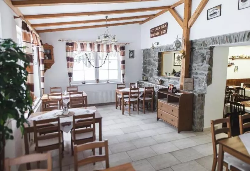 Majatalo Penzion Alpský Dům