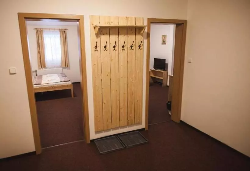 Majatalo Penzion Alpský Dům