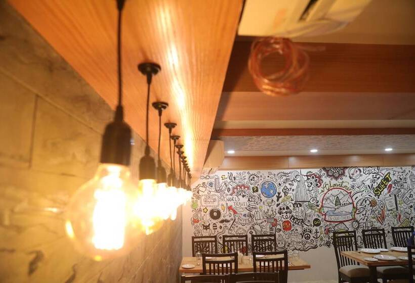 בית מלון כפרי Aditya Residency