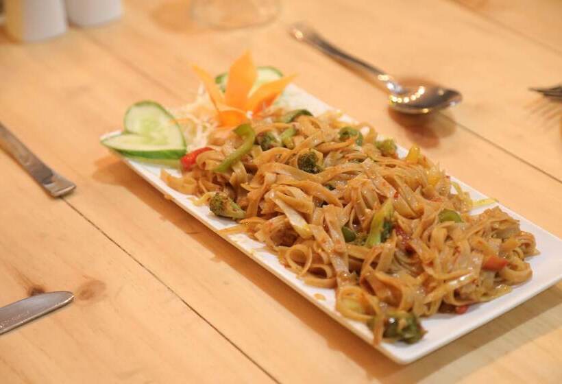 בית מלון כפרי Aditya Residency