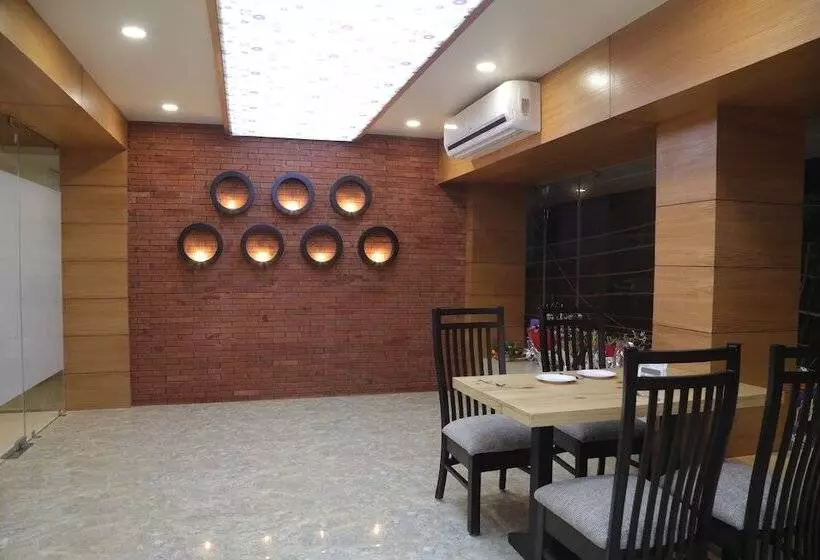 Hotelli Aditya Residency