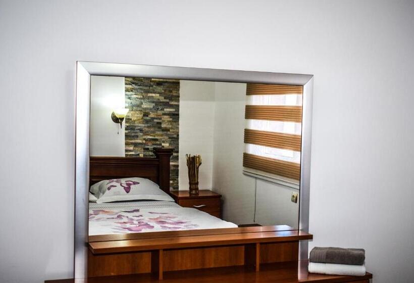 پانسیون Ema Guest House