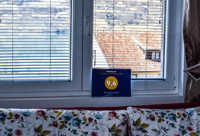 پانسیون Ema Guest House