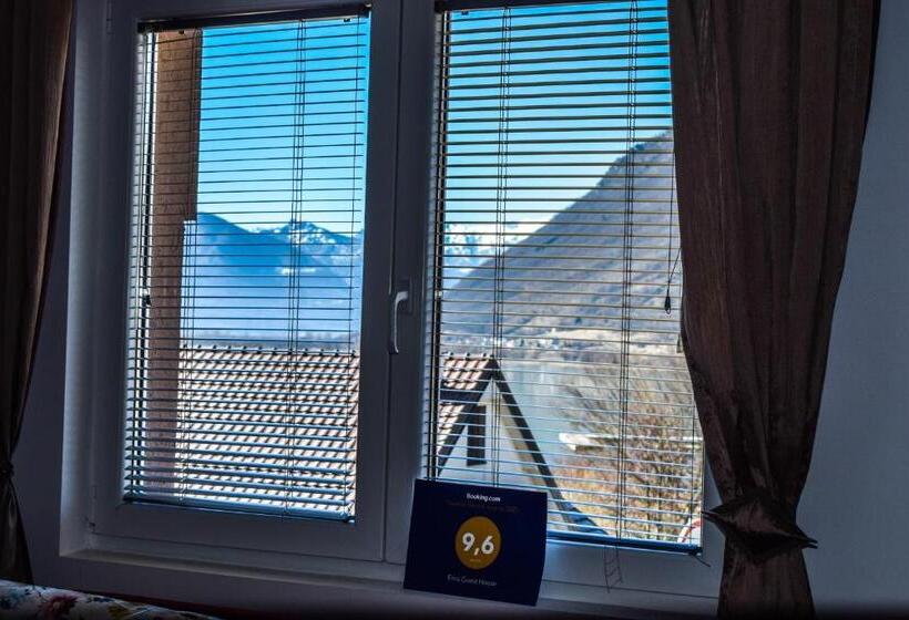 پانسیون Ema Guest House