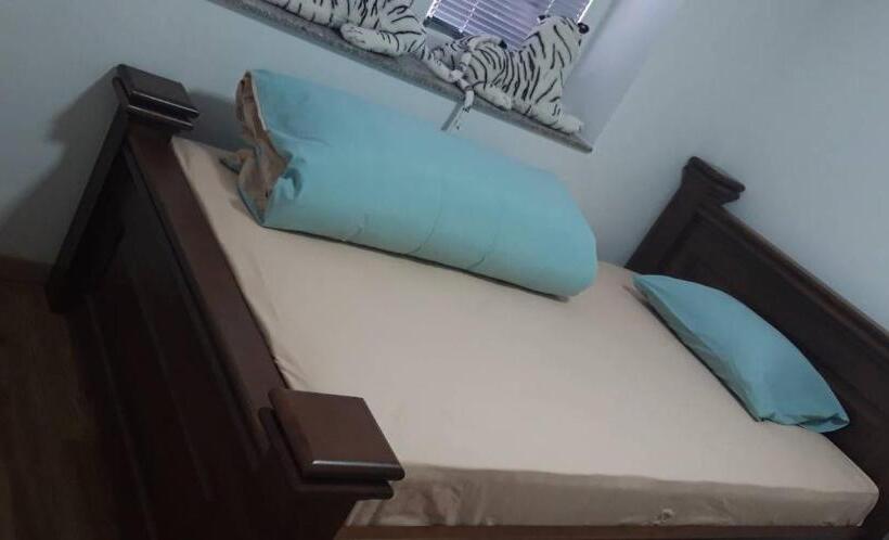 پانسیون Ema Guest House