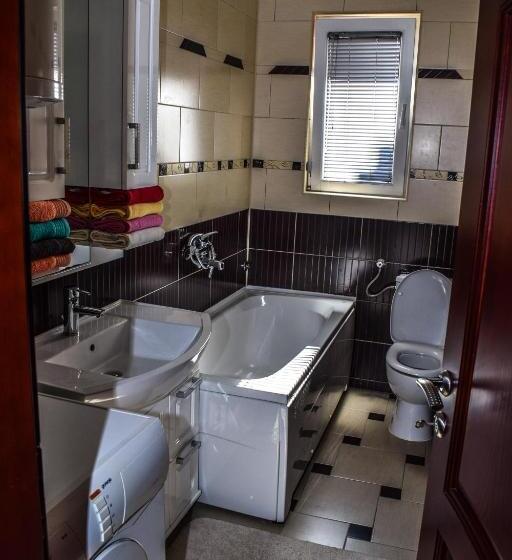 پانسیون Ema Guest House