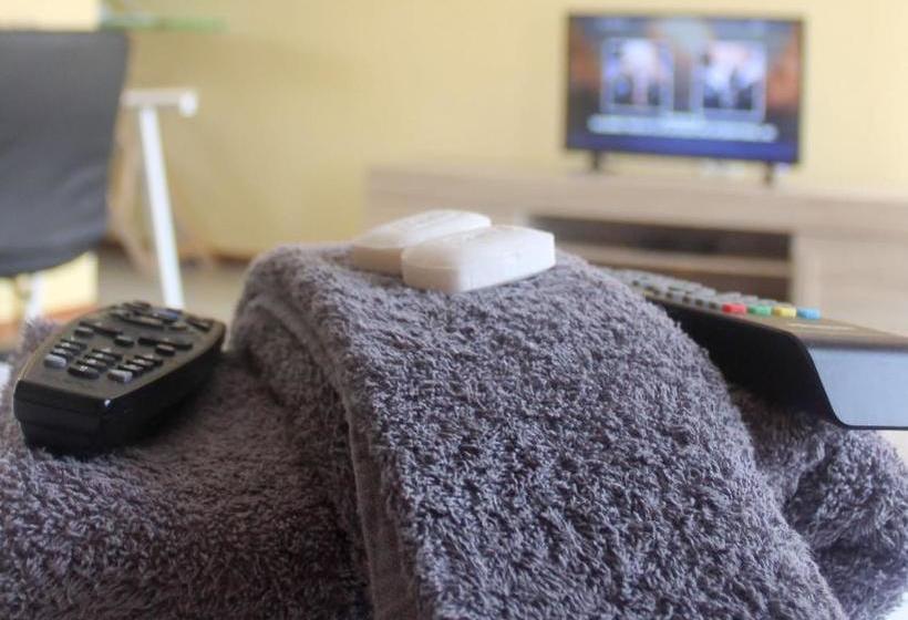 Пансион Mbopha Guest House