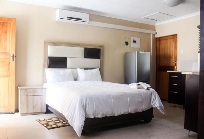 Пансион Mbopha Guest House