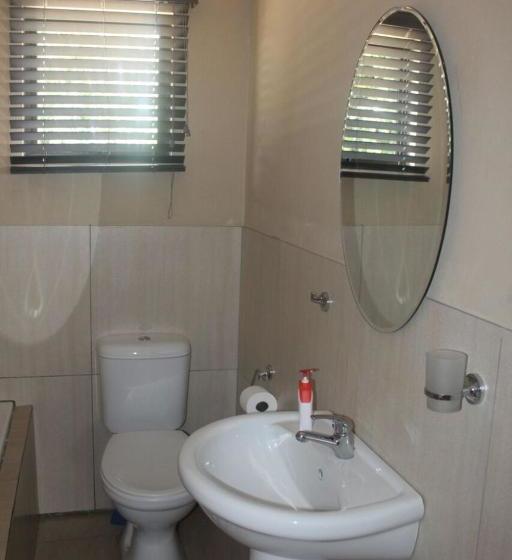 Пансион Mbopha Guest House