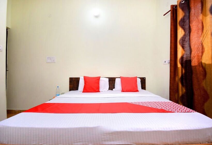 Hotel Oyo 36696 Sodhi B&b