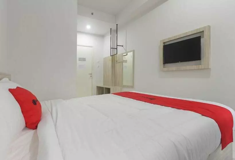 Pensione Reddoorz Apartment @ Dramaga Tower