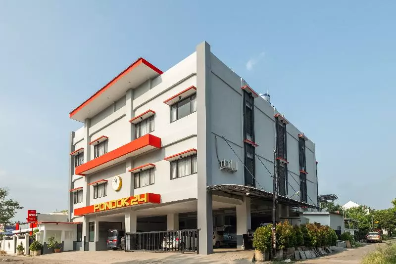 Hotel Oyo 808 Pondok 24