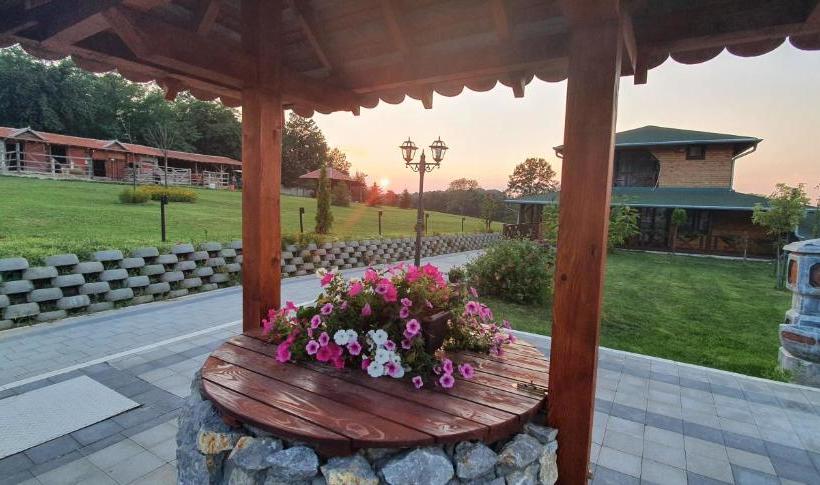 پانسیون Resavsko Etno Selo