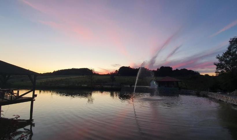 پانسیون Resavsko Etno Selo