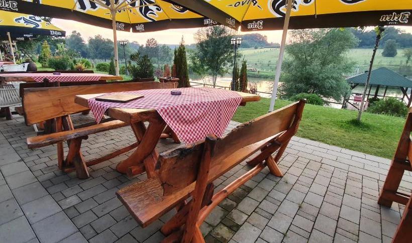 پانسیون Resavsko Etno Selo