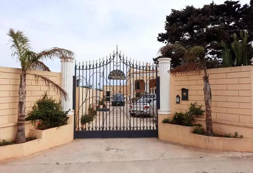 تختخواب و صبحانه Castello Del Nonno
