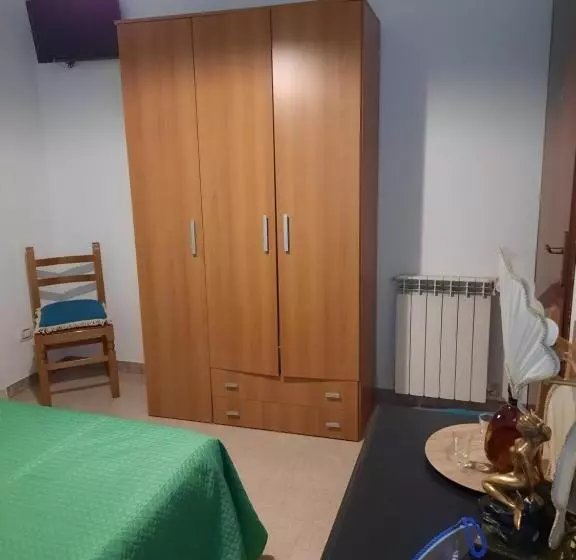 تختخواب و صبحانه Castello Del Nonno