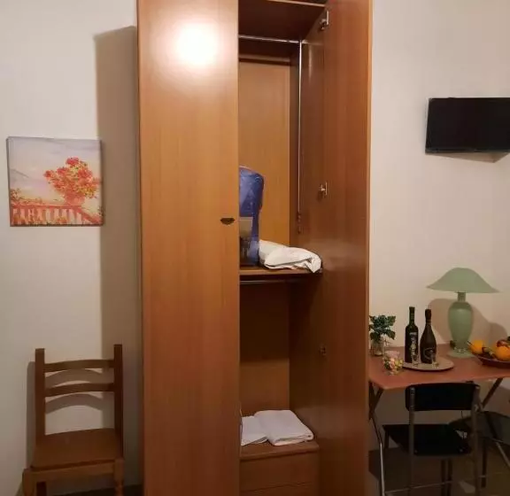 تختخواب و صبحانه Castello Del Nonno