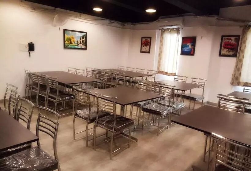 Hotelli Eco Inn Dormitory   Hostel