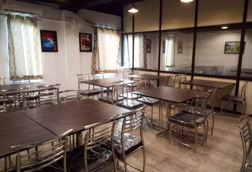 Hotelli Eco Inn Dormitory   Hostel