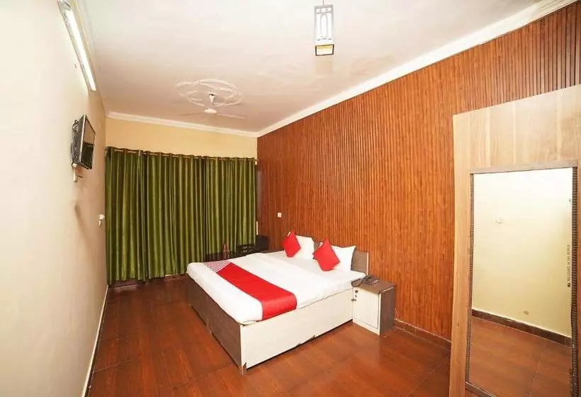ホテル Oyo 35640 Shri Sai Guest House
